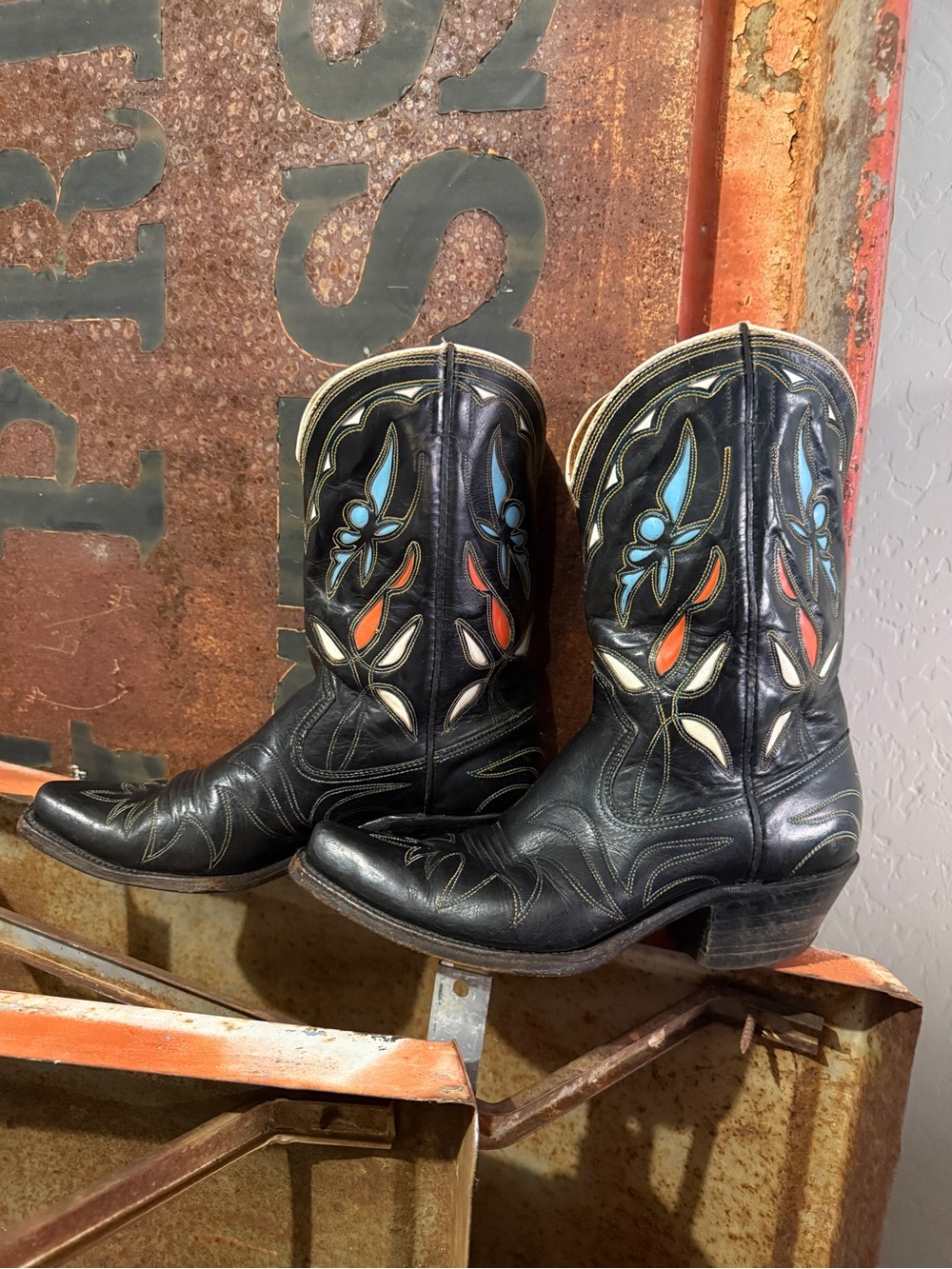 Vintage 6 1/2 Acme Leather Cowboy Boots